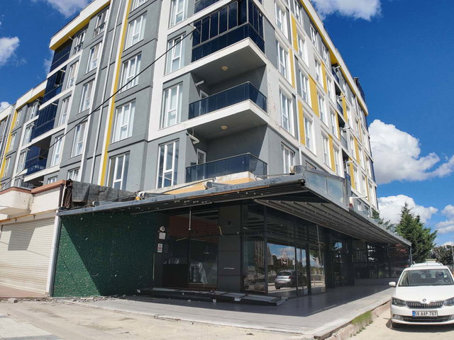 REMAX LAND'DEN SITE IÇINDE DOĞU-GÜNEY CEPHELİ, BOŞ VE KREDİYE UYGUN 2+1 DAİRE