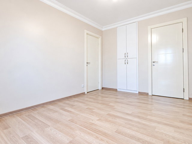 PENDİK’TE SİTE İÇİNDE GÜNEY CEPHE 3+1 | 125 M² | 2 BANYOLU | BALKONLU