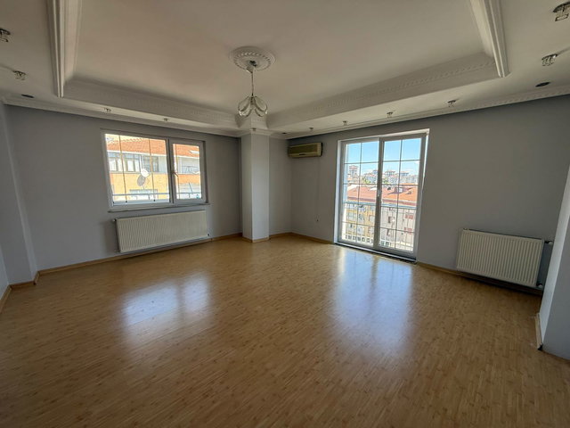 REMAX'TAN DEMIRKAPI'DA METROYA YAKIN KIRALIK 2+1 ARAKAT DAIRE