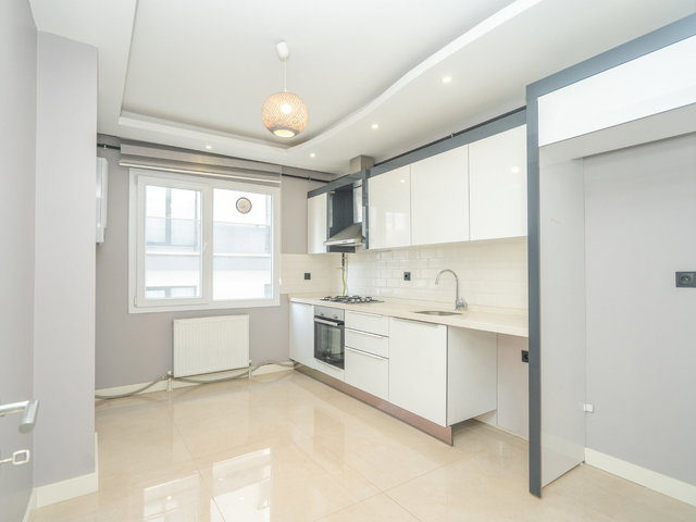 REMAX GELİŞİMDEN BEYAZ KÖŞK EVLERİNDE 2+1 SATILIK DAİRE