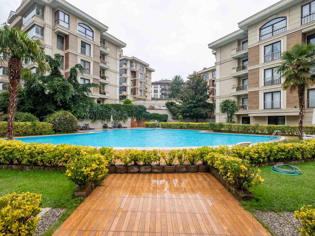 REMAX ADVANTAGE ARZU AKSARAY'DAN PLATIN PARK EVLERINDE ÖZEL BAHÇELI 1+1 DAIRE