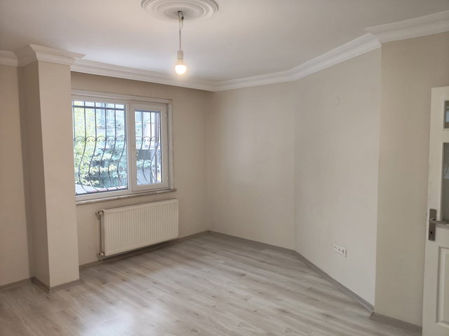 RE/MAX PRO RAMAZAN'DAN BAHÇELIVLER'DE 2+1 TEMIZ DAIRE