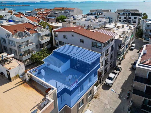ÇANDARLI MERKEZDE DENİZE 100 METRE EŞYALI  TERASLI 2.5+1 DAİRE