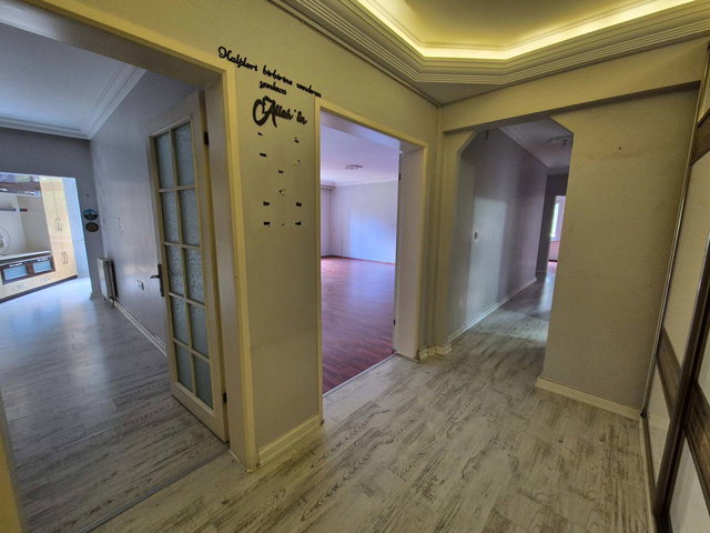 BEYLIKDÜZÜ YEŞILKENT 3 SIT. BAKIMLI BOŞ 3+1 SATILIK DAIRE