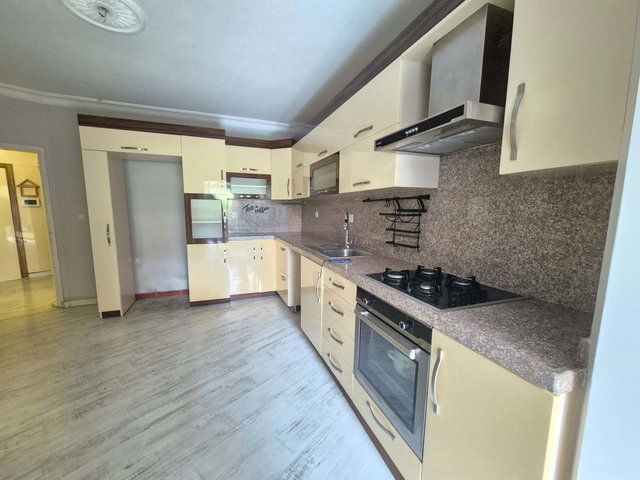 BEYLIKDÜZÜ YEŞILKENT 3 SIT. BAKIMLI BOŞ 3+1 SATILIK DAIRE
