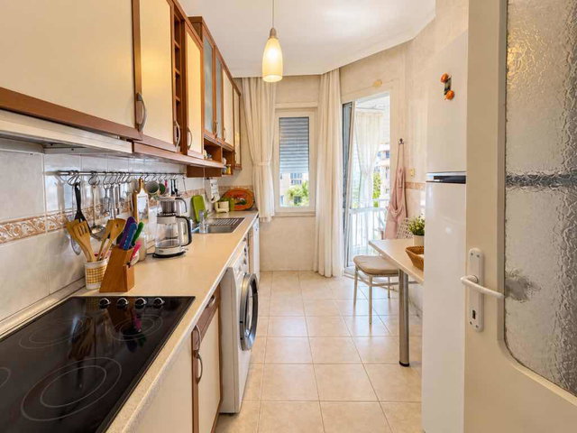GÜRSUDA DENİZE 500 M,HAVUZLU SİTEDE FERAH 2+1 DAİRE