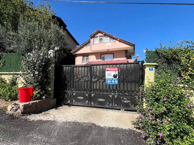 REMAX SOFT'TAN SERDİVAN KEMALPAŞA MAHALLESİNDE 7+1 KİRALIK DAİRE