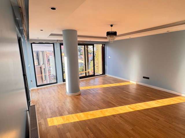 ​ÇENGELKÖY KASRI-ÂLA 'DA SİTE İÇİ BOĞAZA YAKIN LÜKS 3+1 ARAKAT DAİRE