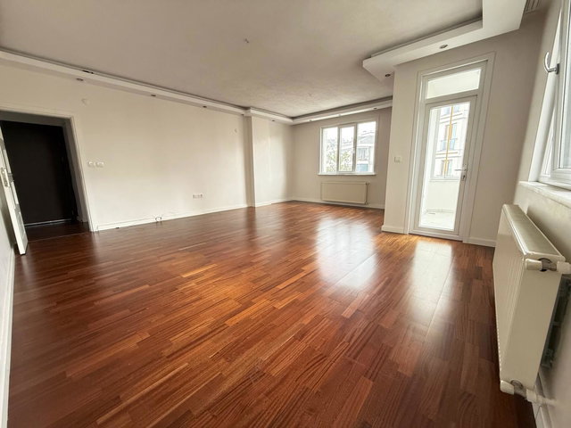 ÜMRANİYE ATATÜRK MAHALLESİ 3+1 150 M² NET 2 BANYOLU GENİŞ DAİRE