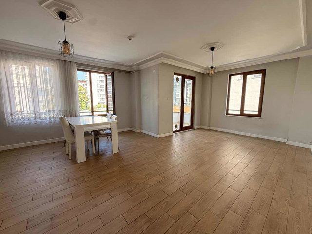 REMAX DREAM'DEN BAĞÇEŞMEDE HARİKA KONUMDA KİRALIK 2+1