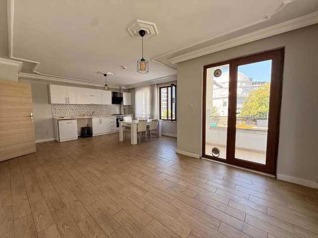 REMAX DREAM'DEN BAĞÇEŞMEDE HARİKA KONUMDA KİRALIK 2+1
