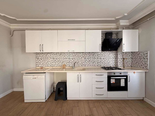 REMAX DREAM'DEN BAĞÇEŞMEDE HARİKA KONUMDA KİRALIK 2+1