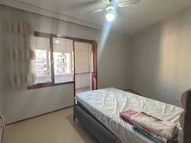 DİKİLI'NİN TAM MERKEZİNDE KİRALIK ARA KAT EŞYALI DAİRE