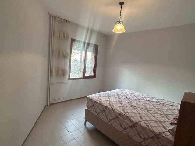 DİKİLI'NİN TAM MERKEZİNDE KİRALIK ARA KAT EŞYALI DAİRE