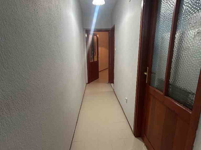 DİKİLI'NİN TAM MERKEZİNDE KİRALIK ARA KAT EŞYALI DAİRE