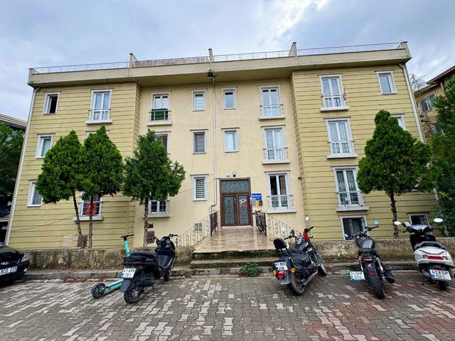 İZMİT YENİŞEHİR MAHALLESİNDE 1+1 EŞYALI KİRALIK DAİRE