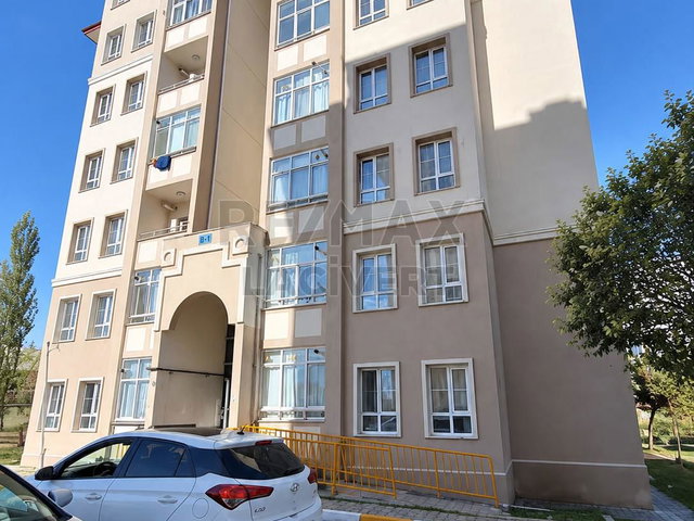 RE/MAX LACİVERT'TEN HINIS'DA SATILIK 2+1 DAİRE
