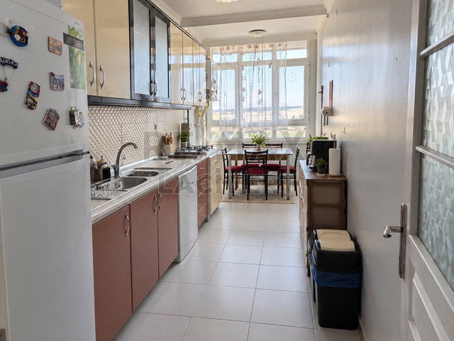 RE/MAX LACİVERT'TEN HINIS'DA SATILIK 2+1 DAİRE