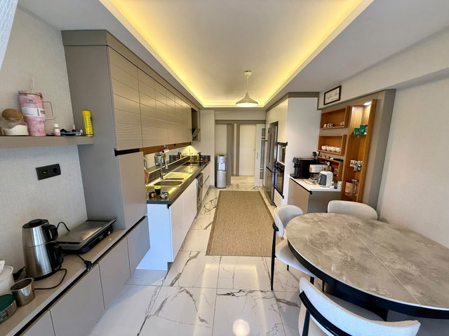 TÖREKENT'TE OSB VE METRO YAKINI SATILIK 4+1 LÜKS DAİRE