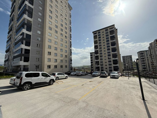 TÖREKENT'TE OSB VE METRO YAKINI SATILIK 4+1 LÜKS DAİRE