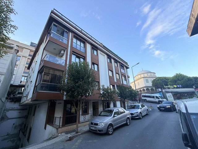 HALİL RIFAT PAŞA’DA 18 M² BAHÇELİ, DÜZ AYAK 1+1 | 65 M² | PARK VE OTOBÜS DURAĞI YANI KİRALIK