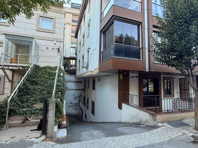 HALİL RIFAT PAŞA’DA 18 M² BAHÇELİ, DÜZ AYAK 1+1 | 65 M² | PARK VE OTOBÜS DURAĞI YANI KİRALIK