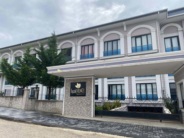 İNCEK VENÜS RESIDENCE’TA EŞYALI 1+1 LOFT KİRALIK DAİRE