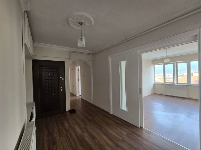 REMAX MODELDEN İNÖNÜ CADDESİNDE 3+1 ARA KAT SATILIK DAİRE