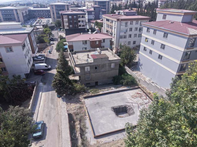 DULKADİROĞLU’NDA 3 KATLI, 9+3 GENİŞ MÜSTAKİL EV | 430 M² BRÜT, BALKONLU