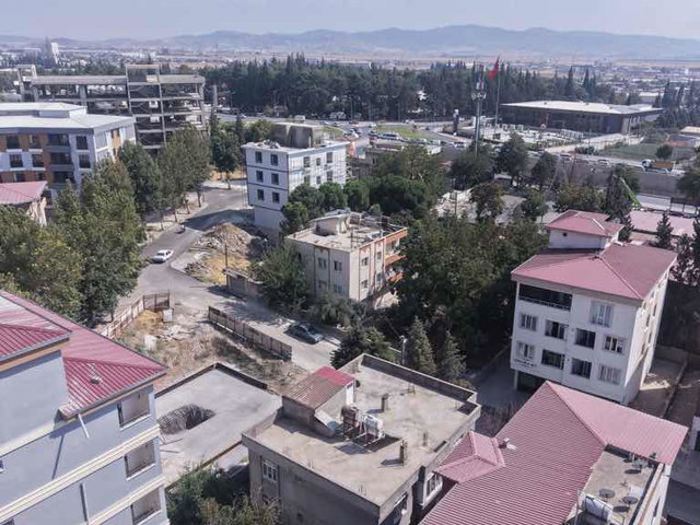 DULKADİROĞLU’NDA 3 KATLI, 9+3 GENİŞ MÜSTAKİL EV | 430 M² BRÜT, BALKONLU