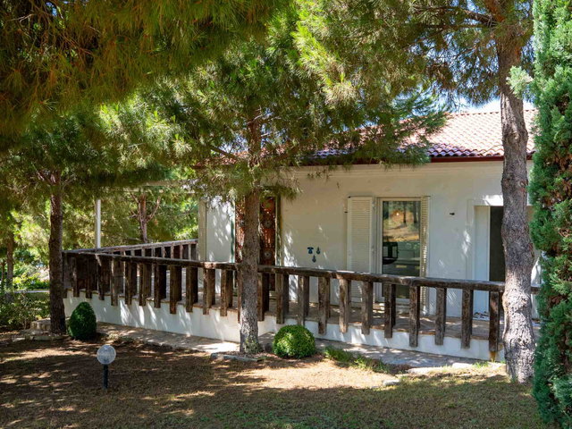 BOZCAADA BEYLIK KOYU 2 DÖNÜM BAHÇE IÇINDE MÜSTAKIL VILLA
