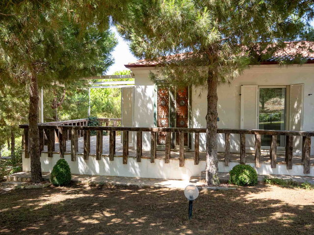 BOZCAADA BEYLIK KOYU 2 DÖNÜM BAHÇE IÇINDE MÜSTAKIL VILLA
