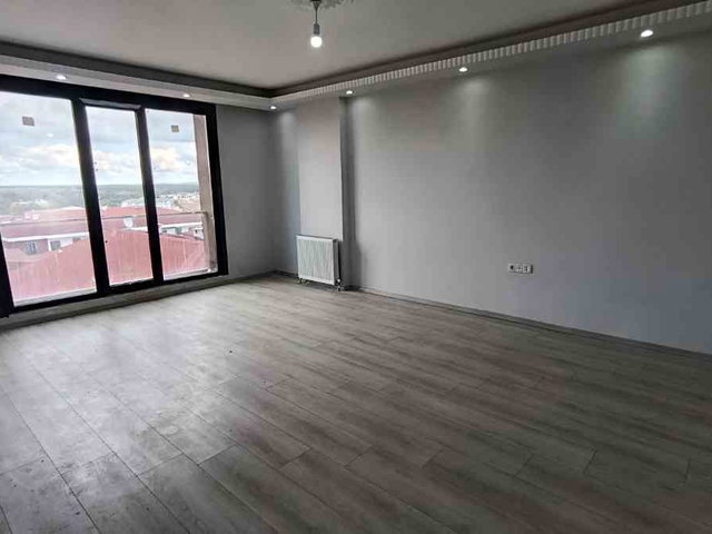 REMAXLAND'DEN ISTASYON MAH. BALKONLU GENIŞ 1+1 KIRALIK DAIRE