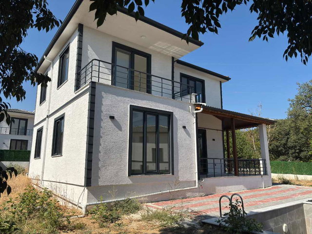 REMAX MAVİ CANSU SOY'DAN PAMUKOVA GÖKGÖZ MH SATILIK VİLLA