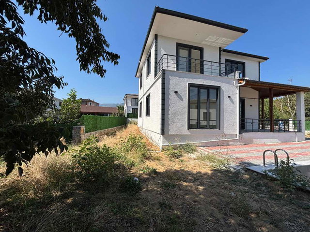 REMAX MAVİ CANSU SOY'DAN PAMUKOVA GÖKGÖZ MH SATILIK VİLLA