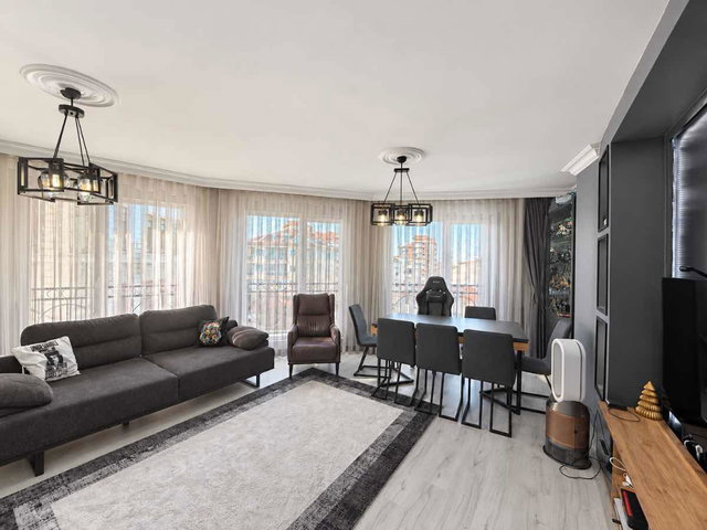 HÜKÜMET KONAĞINA KOMŞU SİTE İÇERİSİNDE SATILIK 4+2 DUBLEX DAİRE