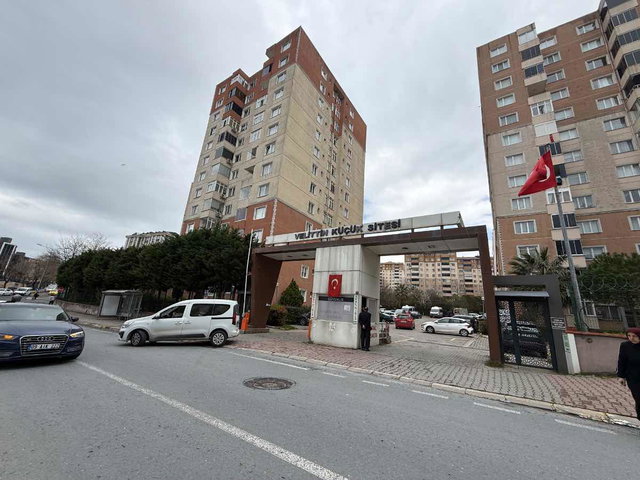 VELİTTİN KÜÇÜK SİTESİNDE FULL TADİLATLI SATILIK 2+1 TEMİZ DAİRE