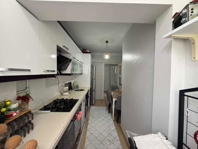 VELİTTİN KÜÇÜK SİTESİNDE FULL TADİLATLI SATILIK 2+1 TEMİZ DAİRE