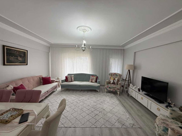 VELİTTİN KÜÇÜK SİTESİNDE FULL TADİLATLI SATILIK 2+1 TEMİZ DAİRE