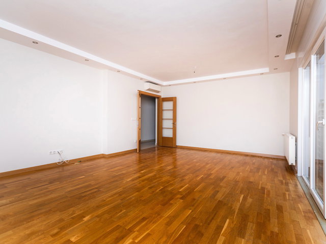 ERENKÖY MERKEZI KONUM YENI PRESTJLI BINA SATILIK 3+1 BOŞ DAIRE