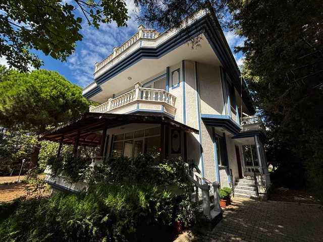 KÂMILOBA’DA DOĞA VE DENIZLE BULUŞAN PRESTIJLI MÜSTAKIL YAŞAM 1800 M² ARSA İÇINDE ÖZEL TASARIM VILLA