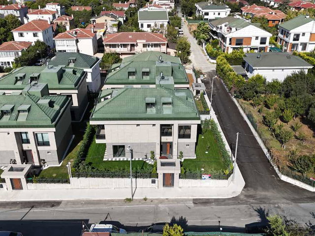 REMAX TEN BÜYÜKÇEKMECE GÜZELCE’DE SIFIR, AKILLI EV SİSTEMLİ, 7+2 LÜKS VİLLA