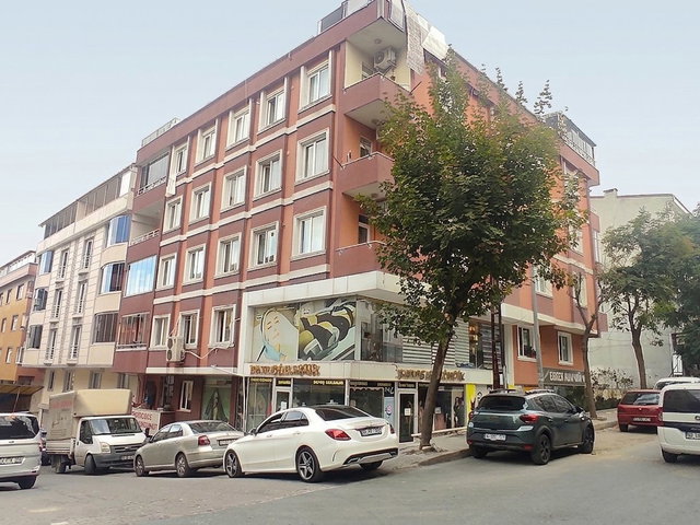 ESENYURT İNÖNÜ MAHALLESİ’NDE 3+1 | 125 M² | 2. KAT | GENİŞ ARSA PAYLI BAKIMLI SATILIK ARAKAT DAİRE