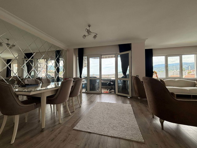 REMAX BEYAZ NİLÜFER KONAK’TA KUMOVA BERKER SİTESİ’NDE 3 CEPHELİ, LÜKS 3+1 DAIRE