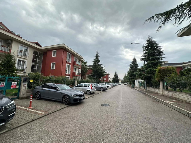 ARMADAKENT 3 BÜYÜK ADA HAVUZ MANZARALI KIRALIK 3+1 ÇATI DUBLEKS