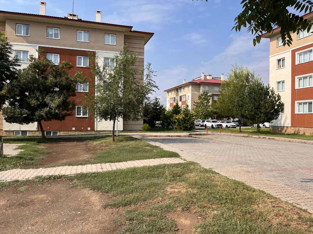 ERZİNCAN TAKSİM TOKİ’DE SİTE İÇERİSİNDE 3+1 KİRALIK DAİRE