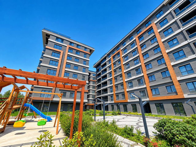 NK TUZLA YENİ SİTE İÇİNDE BAHÇE KULLANIMLI 128M² SATILIK 2+1 DAİRE