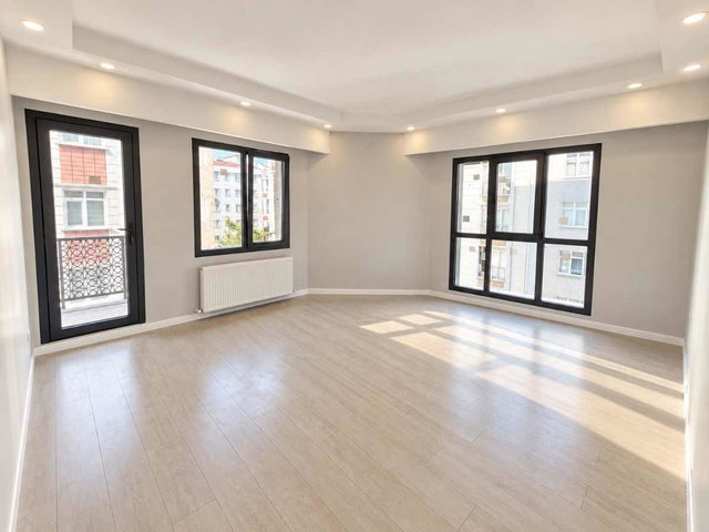 BURCU AYDENİZ RE/MAX'TAN BAHÇELİEVLER'DE SATILIK SIFIR 2+1 DAİRE