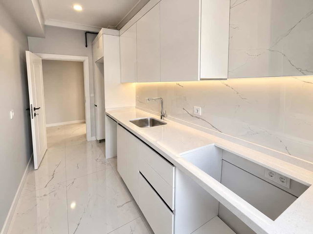 BURCU AYDENİZ RE/MAX'TAN BAHÇELİEVLER'DE SATILIK SIFIR 2+1 DAİRE