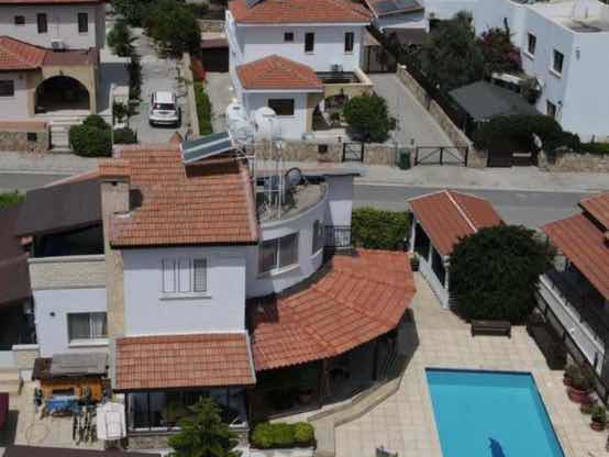 DENIZE YÜRÜME MESAFESINDE 4+1 VILLA